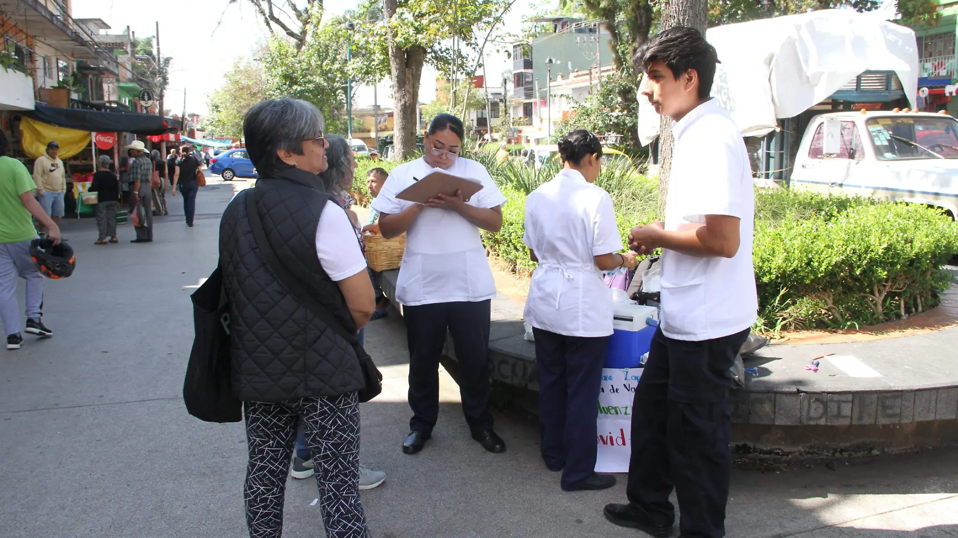 Xalapeños se protegen de Covid e influenza; ubicación para vacunarse 